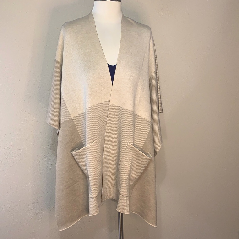 La Fiorentina Wrap One Size in Oatmeal/Beige color - Picture 3 of 9